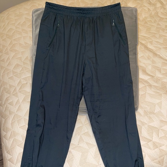 SOLD Girlfriend Collective moss summit track pants size large - Picture 4 of 5
